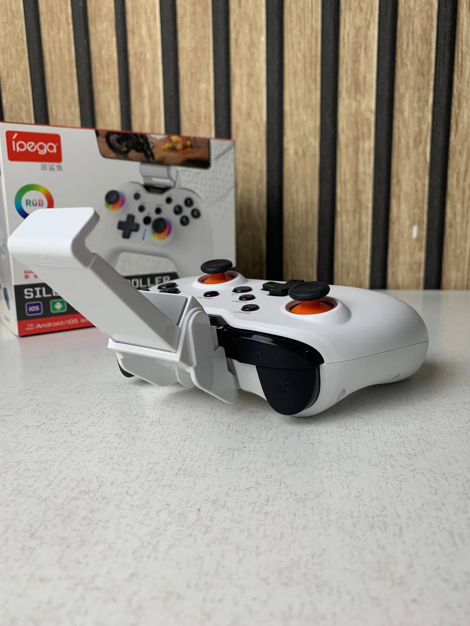 Manette de jeu sans fil IPEGA PG-9111 avec boutons silencieux double moteur de vibration - يد تحكم لاسلكية