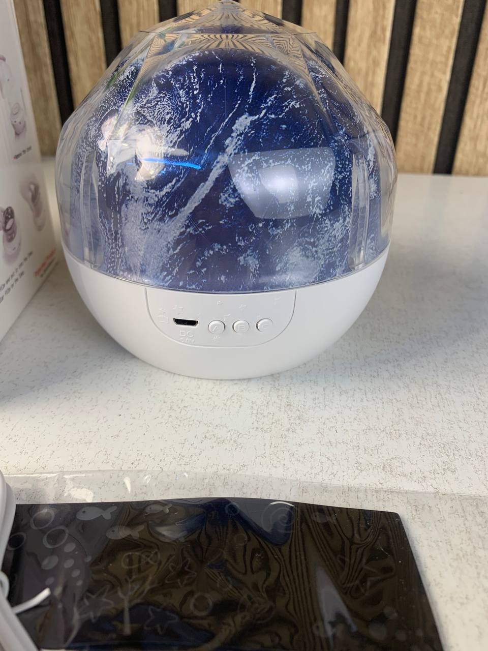 Projecteur Veilleuse Système Solaire pour Enfants Rotation à 360° + 5 Films Planètes - جهاز عرض النجوم "ستار-دريم" للأطفال