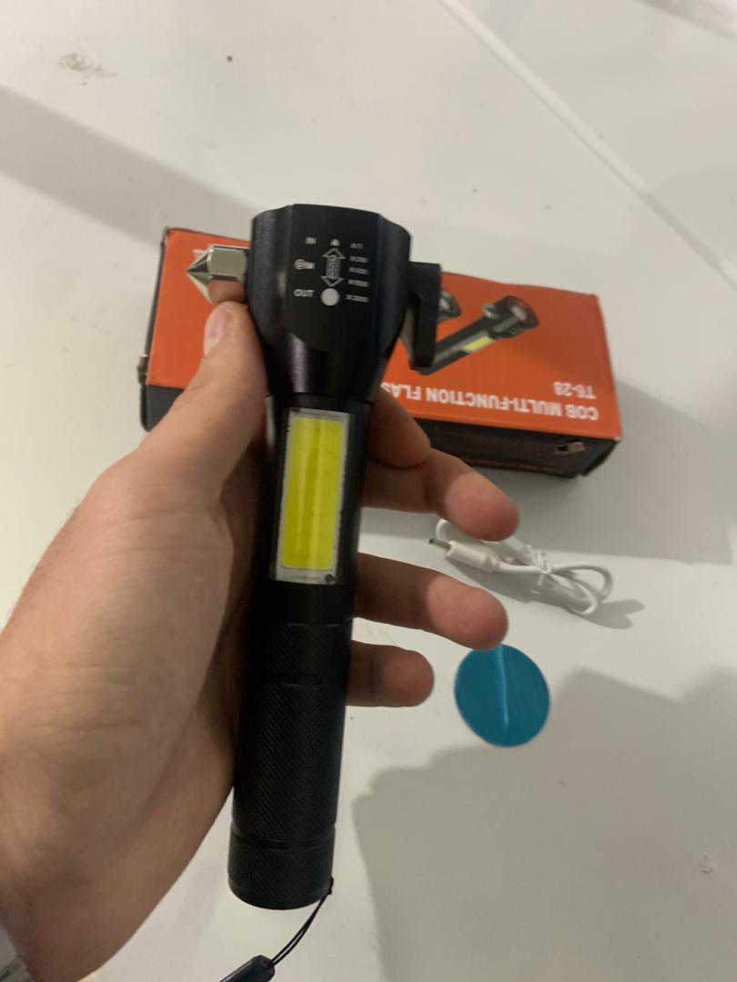 Lampe de poche rechargeable à LED avec brise vitre intégré - 300 Lumens