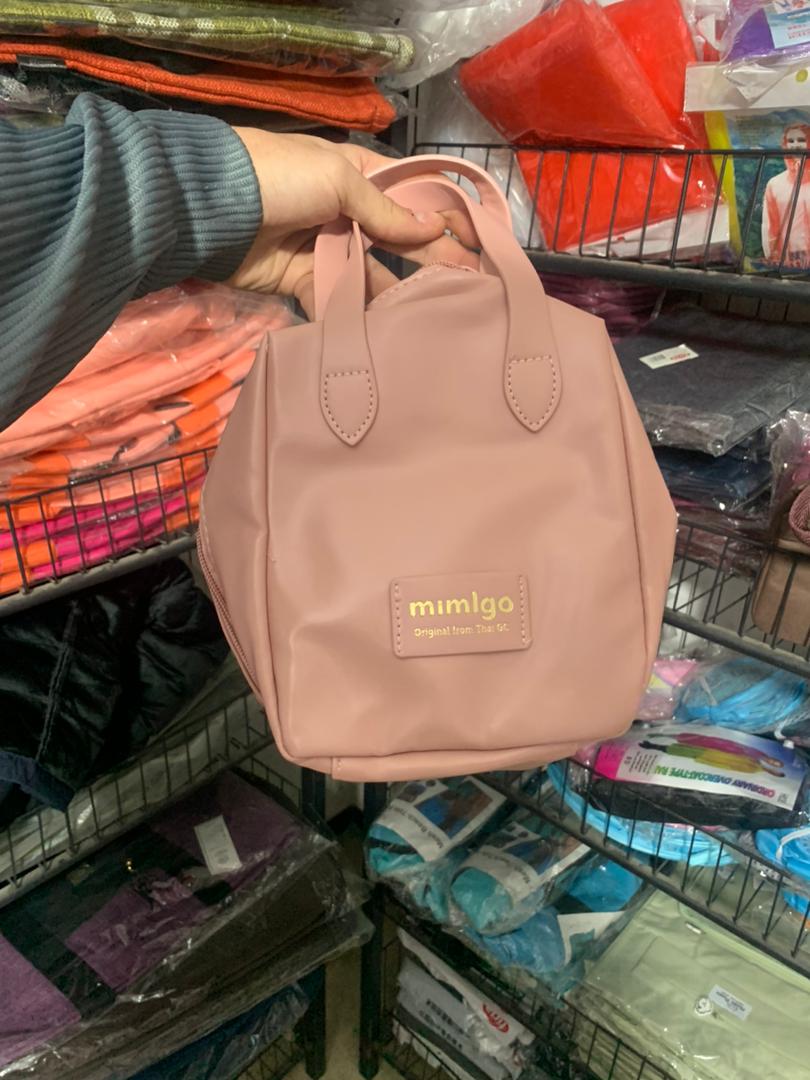 Pochette cosmétique ensimili cuir à double fermeture éclair