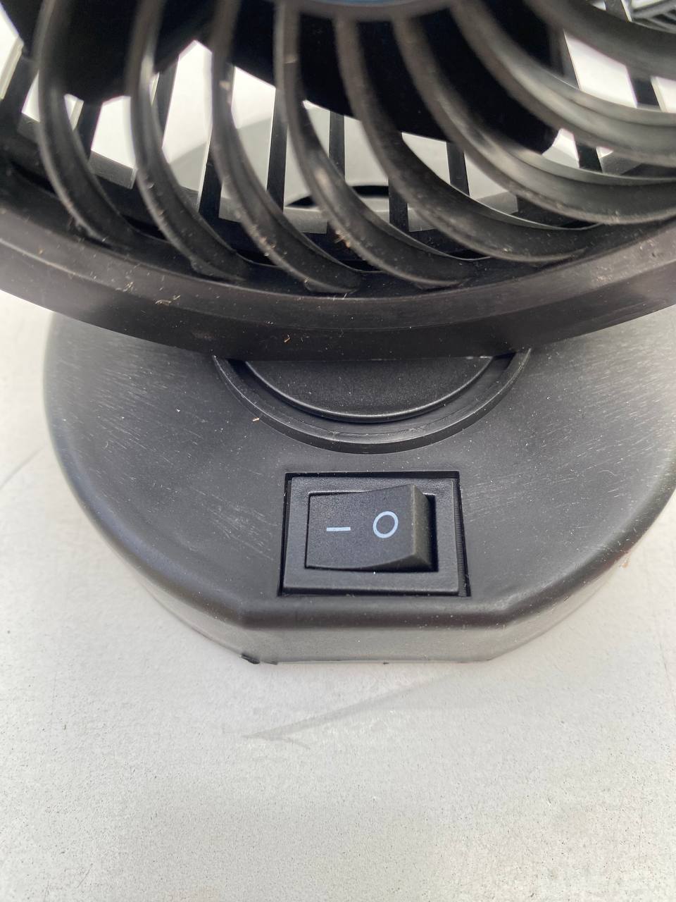Ventilateur électrique 12V pour tableau de bord de voiture, rotatif à 360 degrés