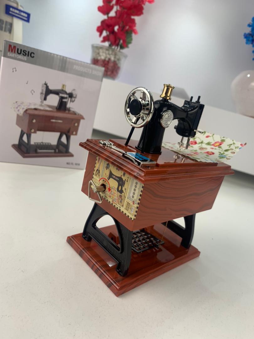 Boîte à Musique Miniature Machine à Coudre – ماكينة خياطة موسيقية