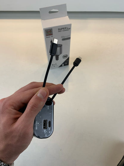 Chargeur de Voiture Rétractable 4en1 120W – شاحن سريع