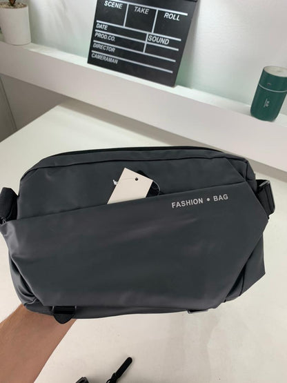 Sac de Poitrine Fashion Bag pour hommes avec bandoulière LX066 – حقيبة أغراض رجالية