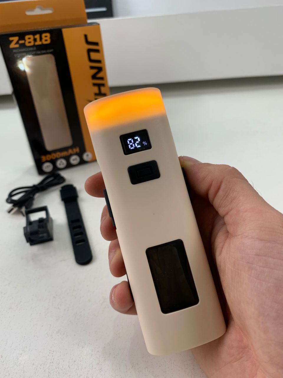 Éclairage de Vélo avant à LED et Power Bank 3000mAH – مصباح وبنك طاقة للدراجات الهوائية