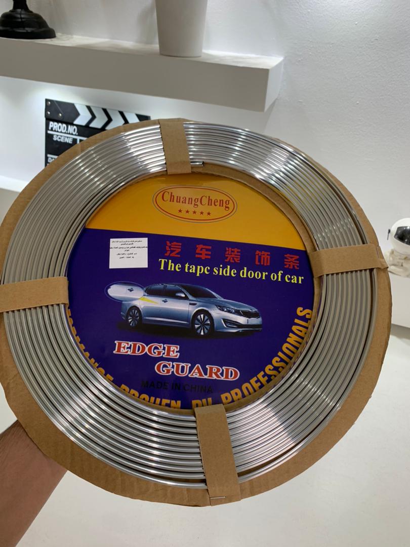 Bande de protection universelle en pour portières de voiture chromées 10m – شريط واقي لباب السيارة