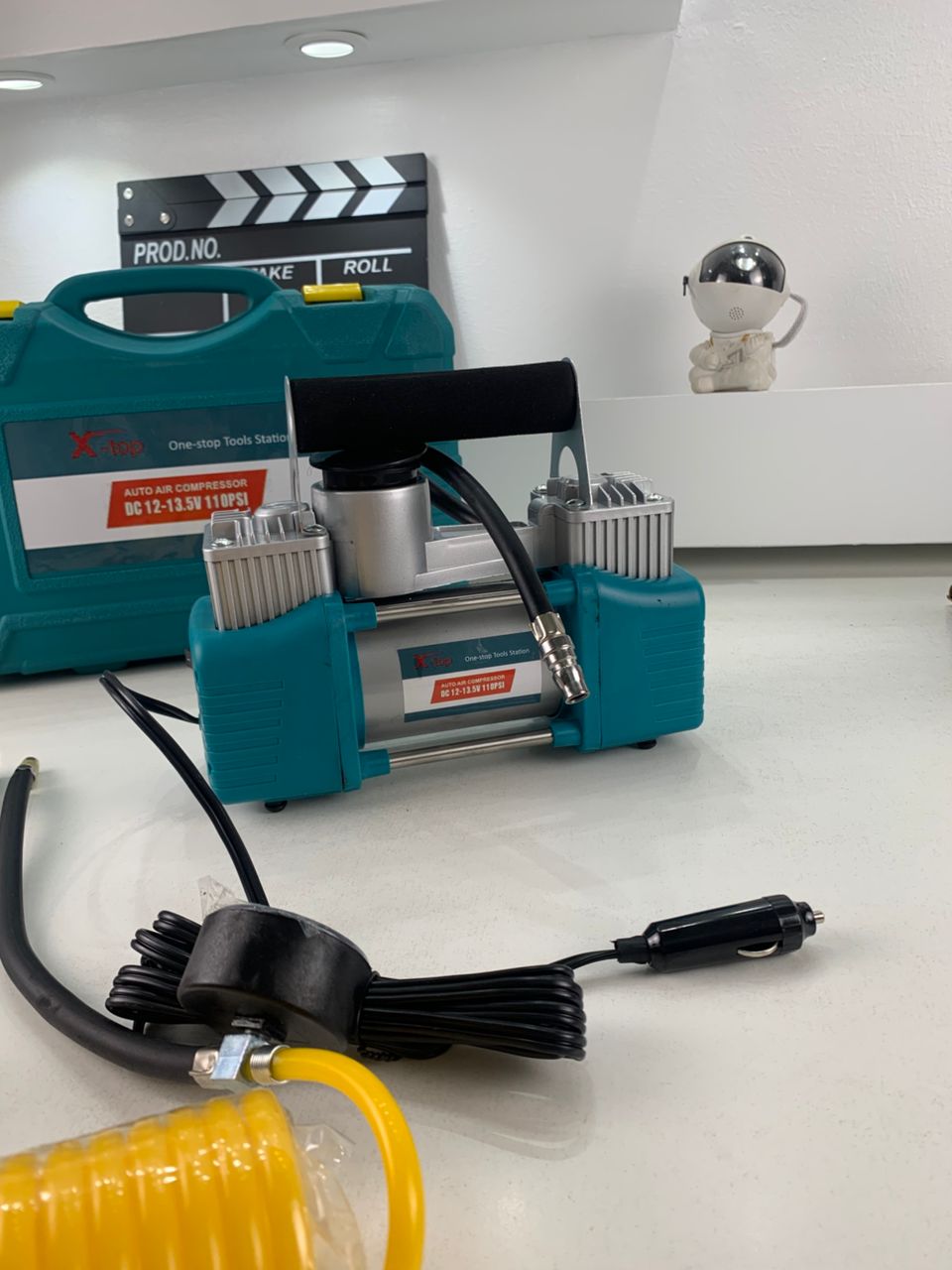 XTop Compresseur d’Air Double Cylindre avec Kit de réparation 12V -110PSI – نافخ عجلات السيارة مع أدوات التصليح