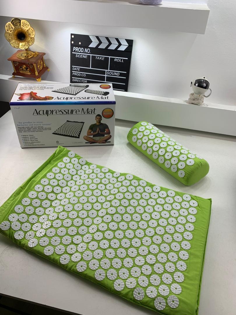 Coussin et Tapis Massage en Polymère d’acupression avec Sac de Rangement – بساط تدليك مع وسادة وحقيبة متنقلة