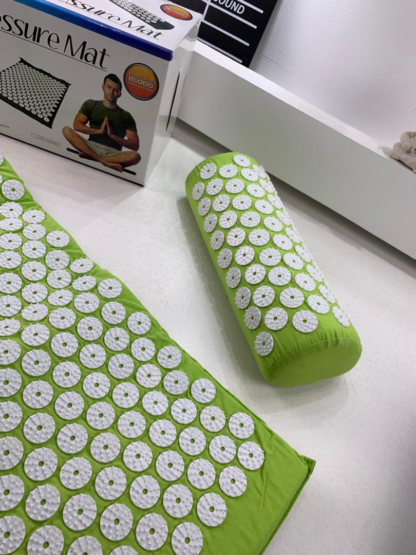 Coussin et Tapis Massage en Polymère d’acupression avec Sac de Rangement – بساط تدليك مع وسادة وحقيبة متنقلة