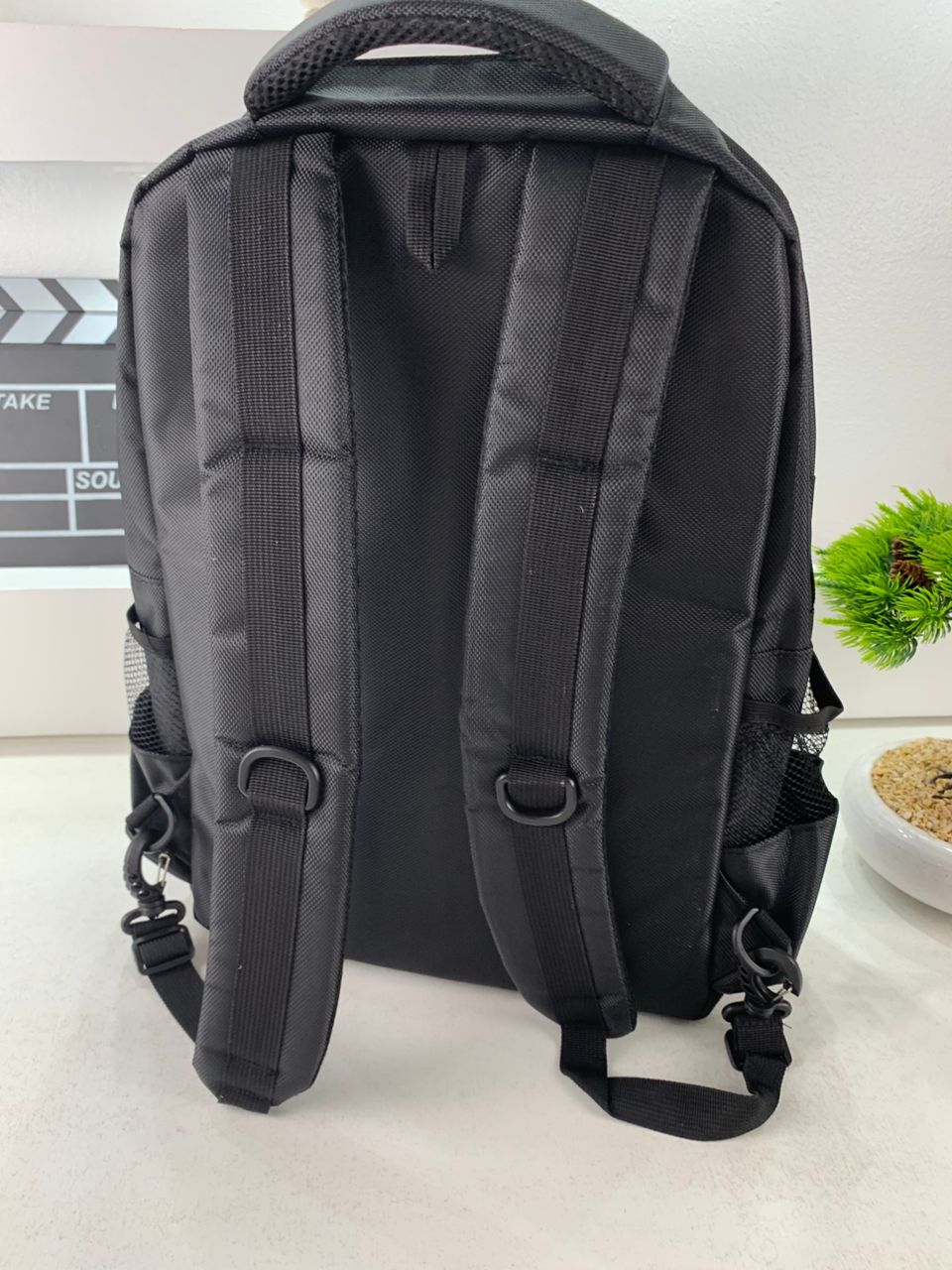 Sac à dos Coiffeur avec des Support pour Tondeuses et Outils Professionnels – حقيبة اغراض الحلاق