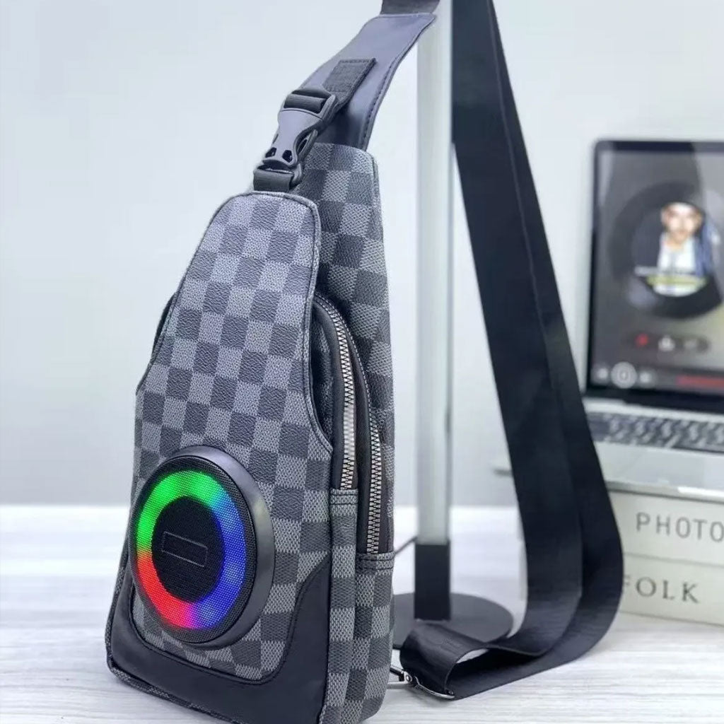 Sac à Bandoulière avec Haut Parleur Bluetooth Rechargeable RGB CH-M818 – حقيبة رجالية مع مكبر صوت بلوتوث مدمج