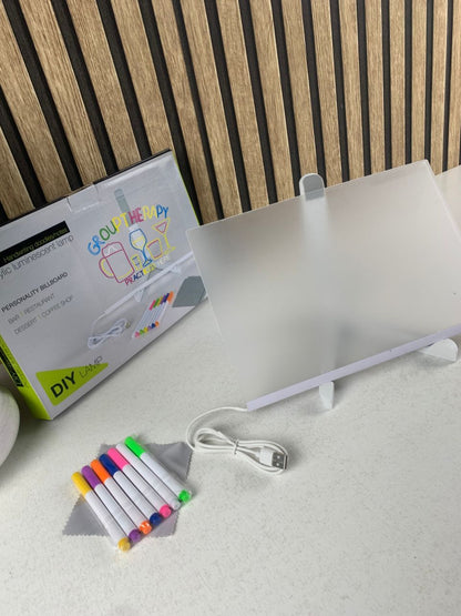 Tableau mémo LED lumineux avec stylo 7 couleurs et support – لوحة كتابة مضيئة للأطفال