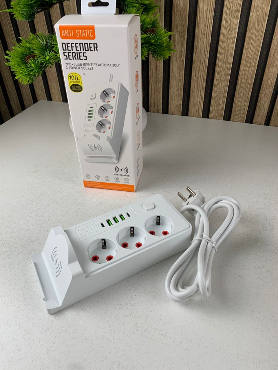 Multiprise 3 SOCKET 2500W avec USB, Type-C et chargement sans fil – مقبس طاقة وشاحن لاسلكي