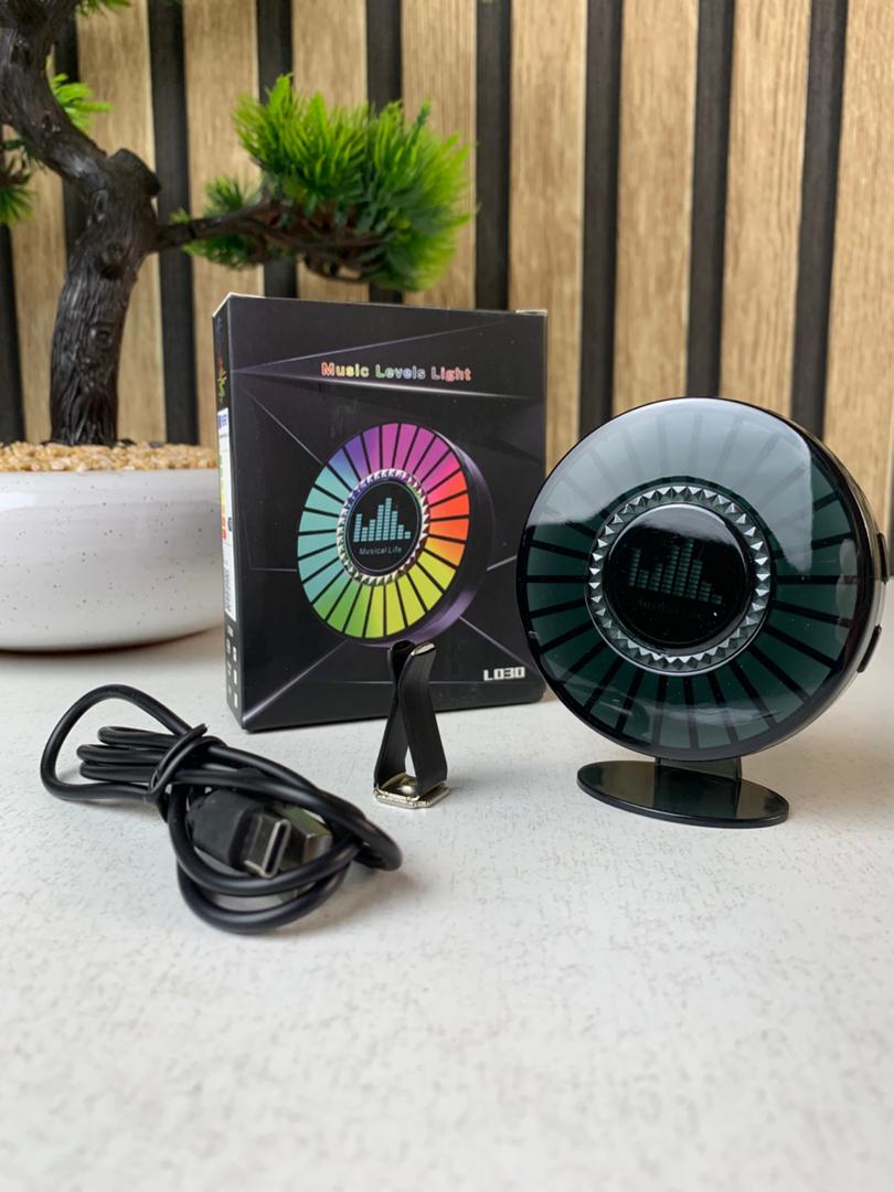 Humidificateur et Lumière d’ambiance colorées avec capteur de son RGB 1Pcs