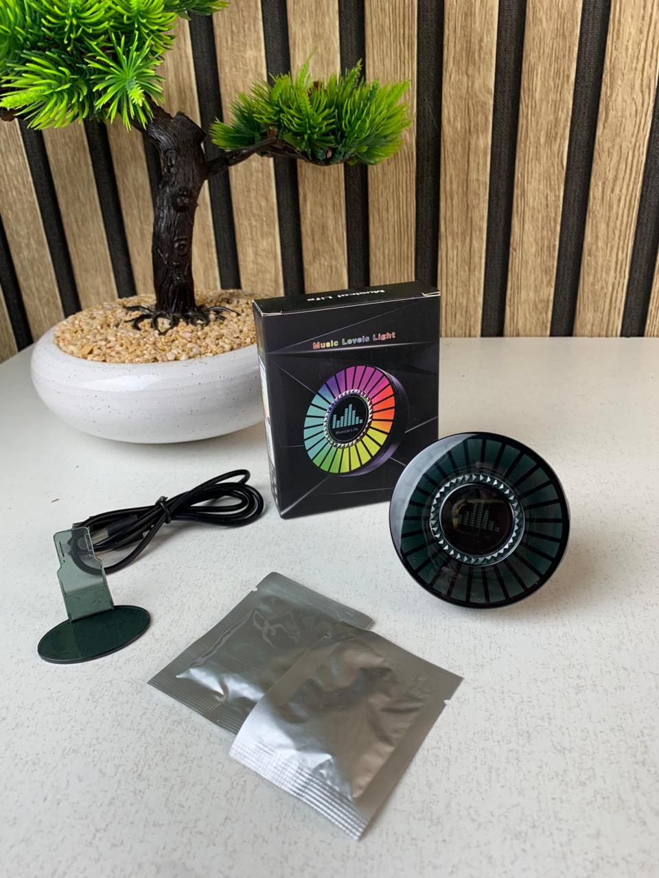Humidificateur et Lumière d’ambiance colorées avec capteur de son RGB 1Pcs