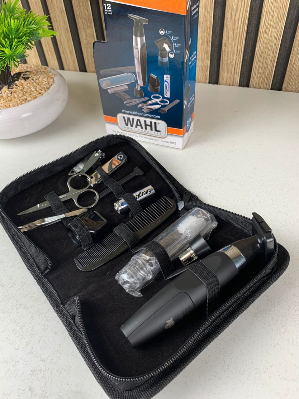 Kit de Voyage Tendeuse WAHL avec accessoires de soins pour hommes – طقم آلة حلاقة مع أدوات العناية للرجال