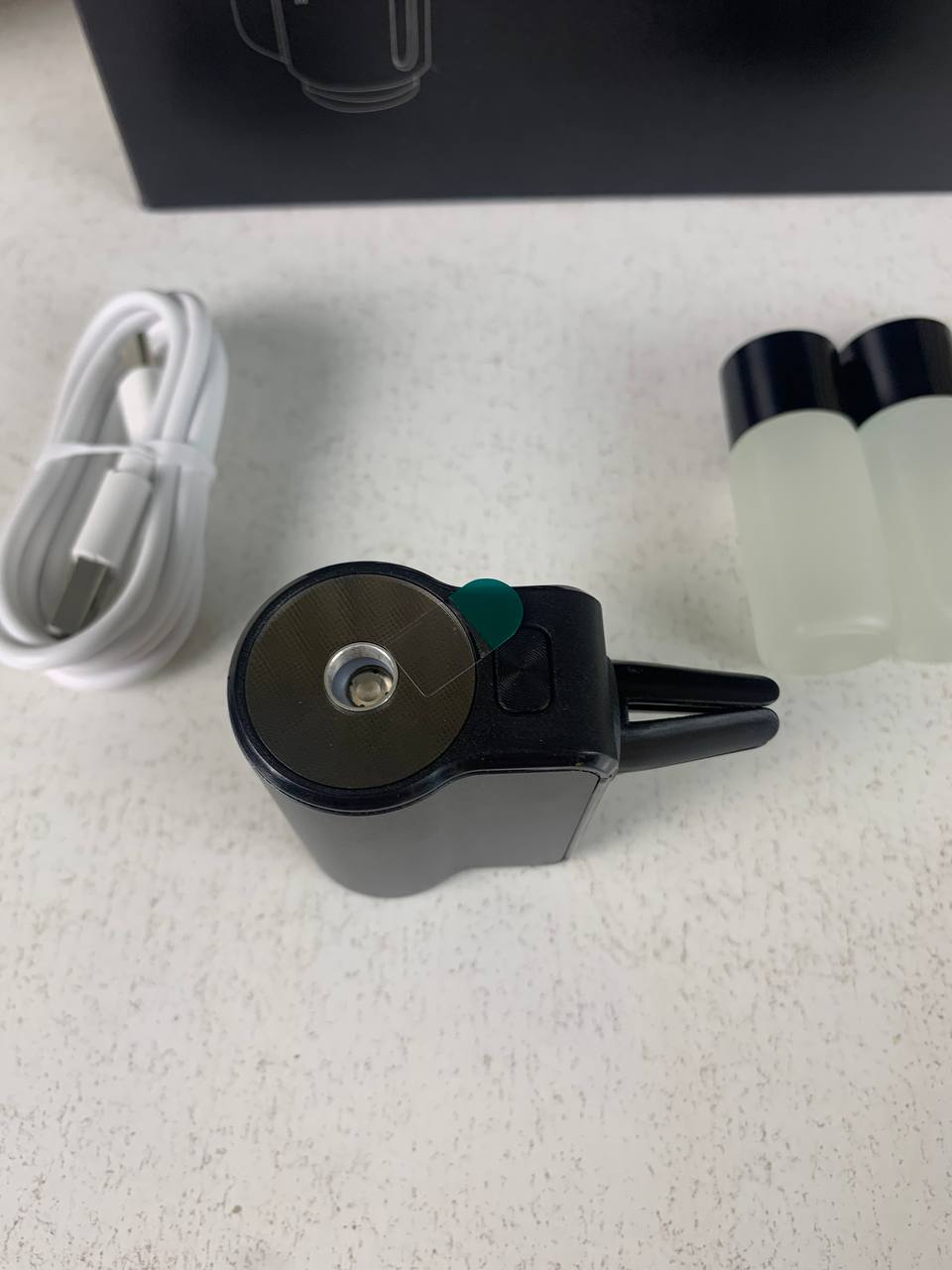 Diffuseur d'huile intelligent à clip sortie de climatisation avec 3 recharge - طقم معطر سيارة
