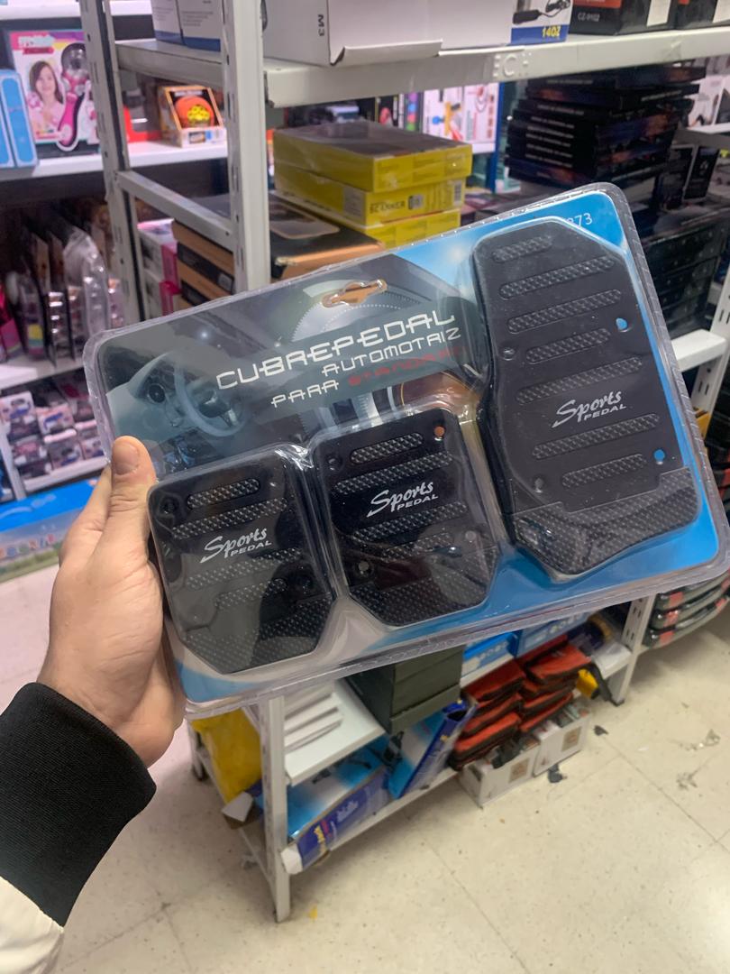 Accessoire Pédale Antidérapante – دواسات قدم السيارات مانع للانزلاق