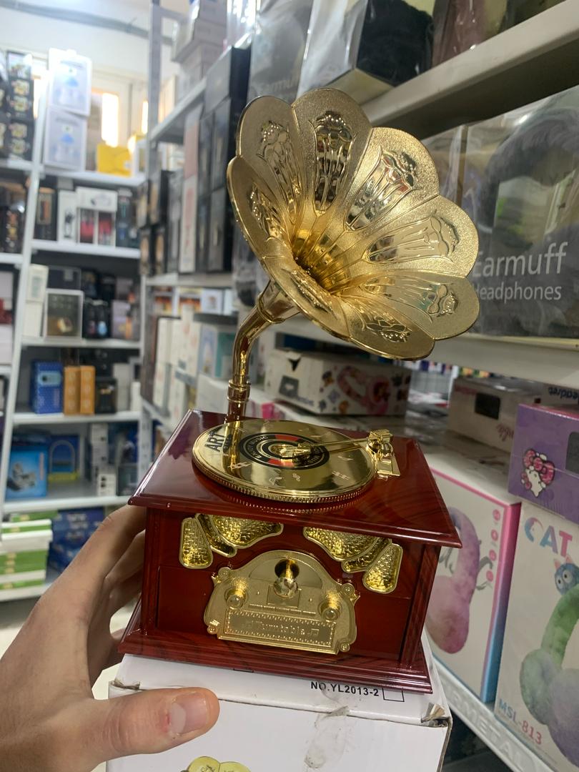 Phonographe trompette dorée et boîte à Bijoux Décorative – صندوق موسيقي