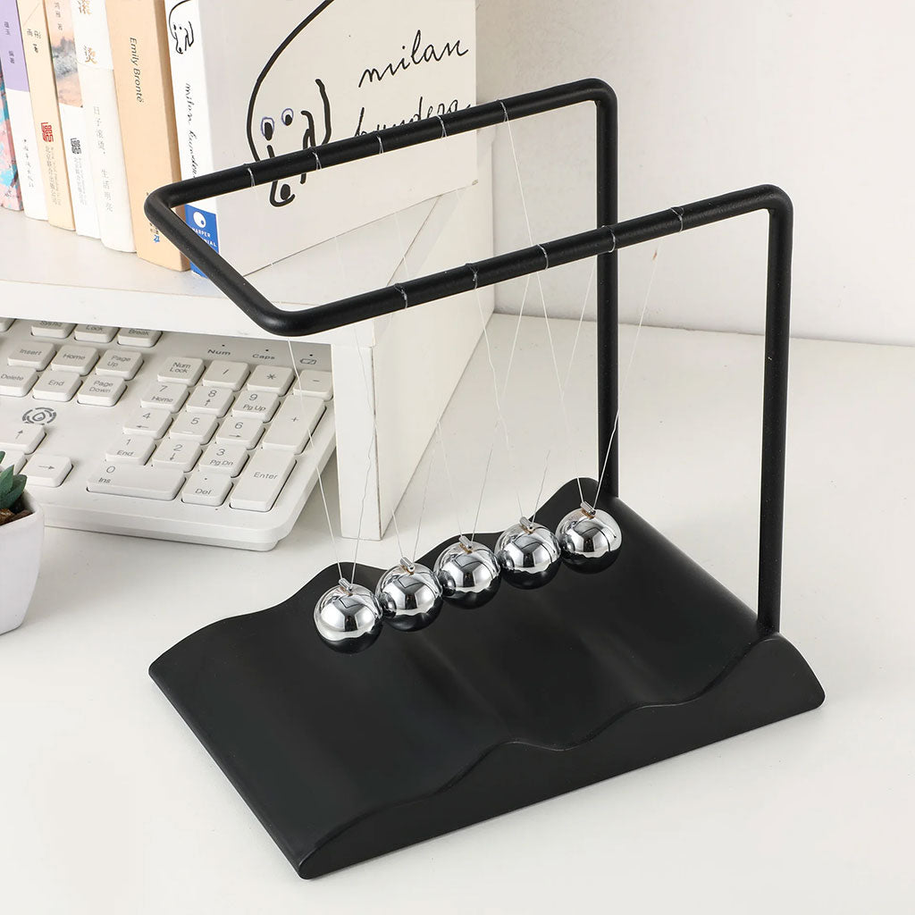 Pendule Newton Balls d’équilibre une décoration classique
