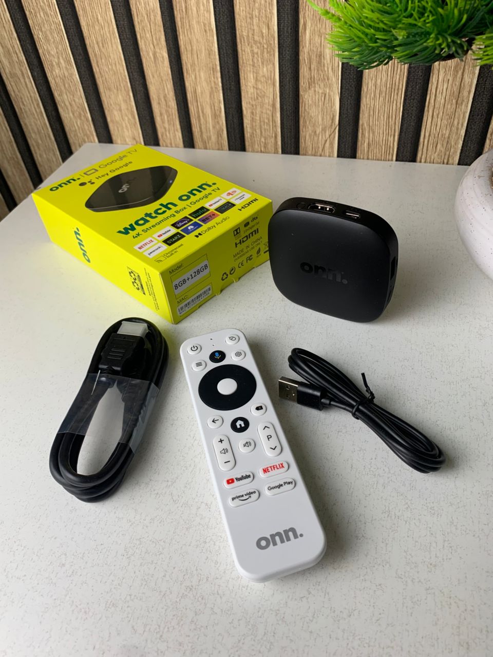 ONN Android TV Box avec Télécommande Vocale 8+128GB – جهاز ميديا ذكي