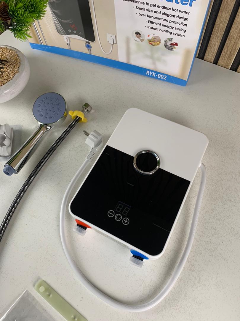 Chauffe-eau instantané électrique SHARB 5500W / 220V – سخان مياه سريع