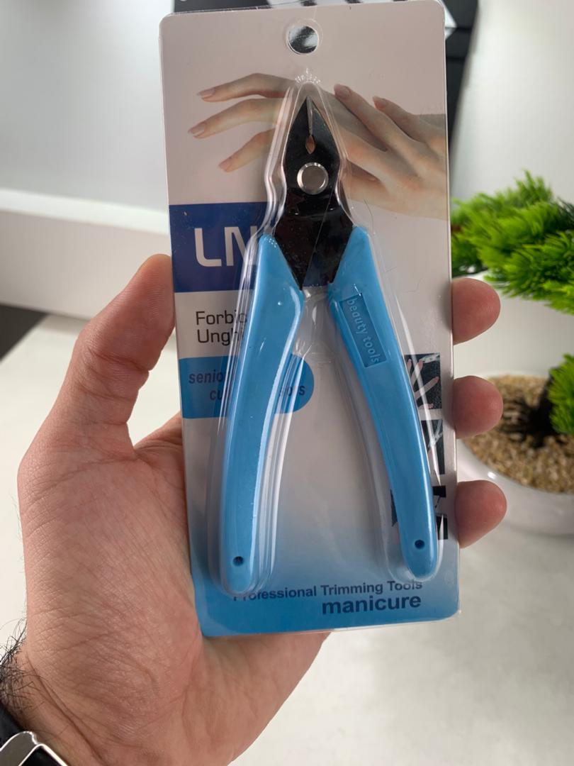 Ciseaux de manucure professionnels pour enlever les ongles – مقص مانيكير احترافي لإزالة الأظافر
