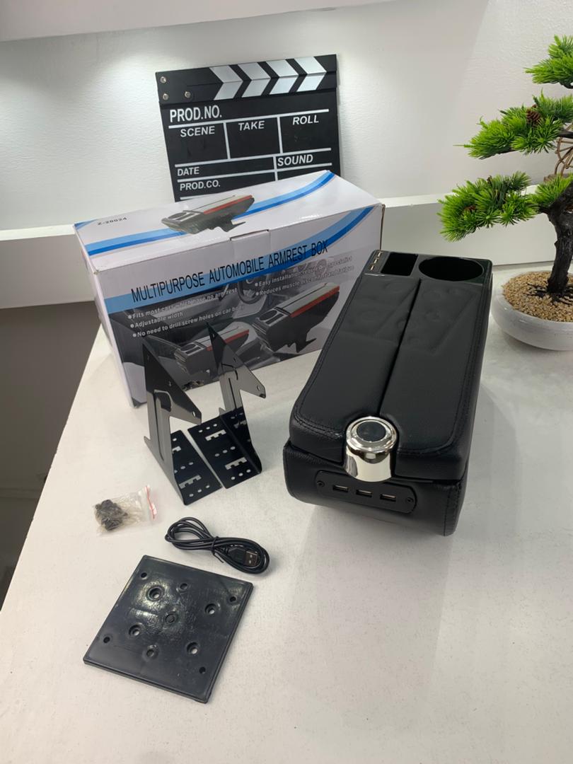 Organisateur de Console Centrale Voiture avec Accoudoir et Porte-Gobelet USB – منظم أغراض ومسند سيارة