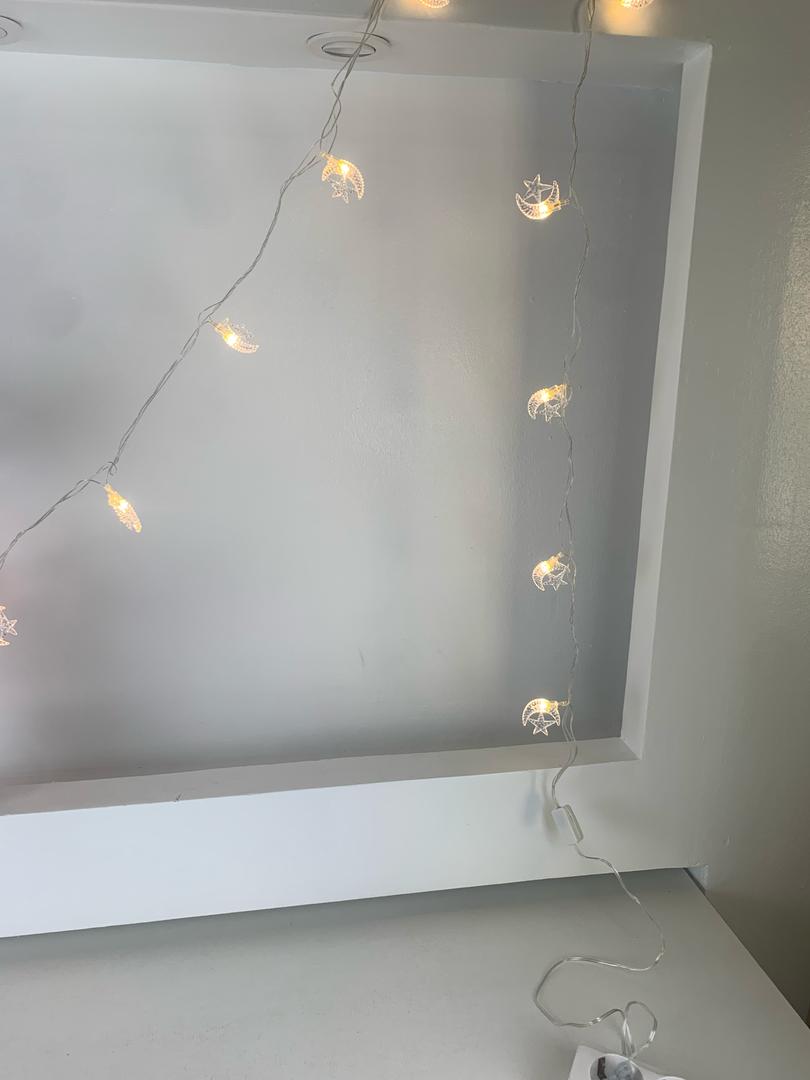 Guirlande Lumineuse LED Lune et Étoiles – سلسلة أضواء على شكل هلال ونجوم للزينة