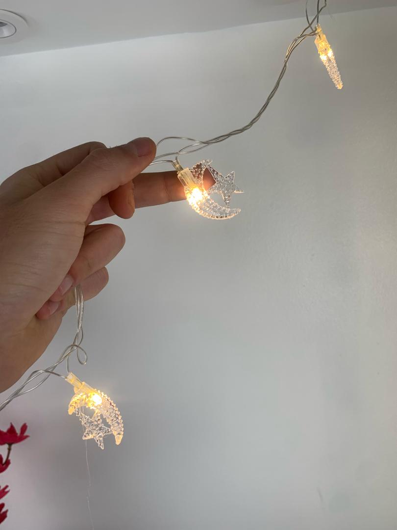 Guirlande Lumineuse LED Lune et Étoiles – سلسلة أضواء على شكل هلال ونجوم للزينة