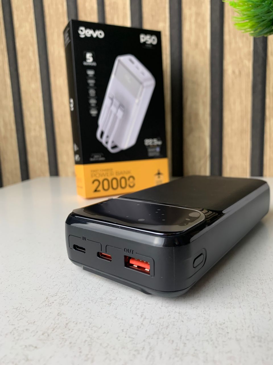 Power Bank Fast Charge Gevo 20000mAh avec Cable intégré LCD Screen – باور بانك سعة 20000ميلي أمبير مع كابلات شحن مدمجة