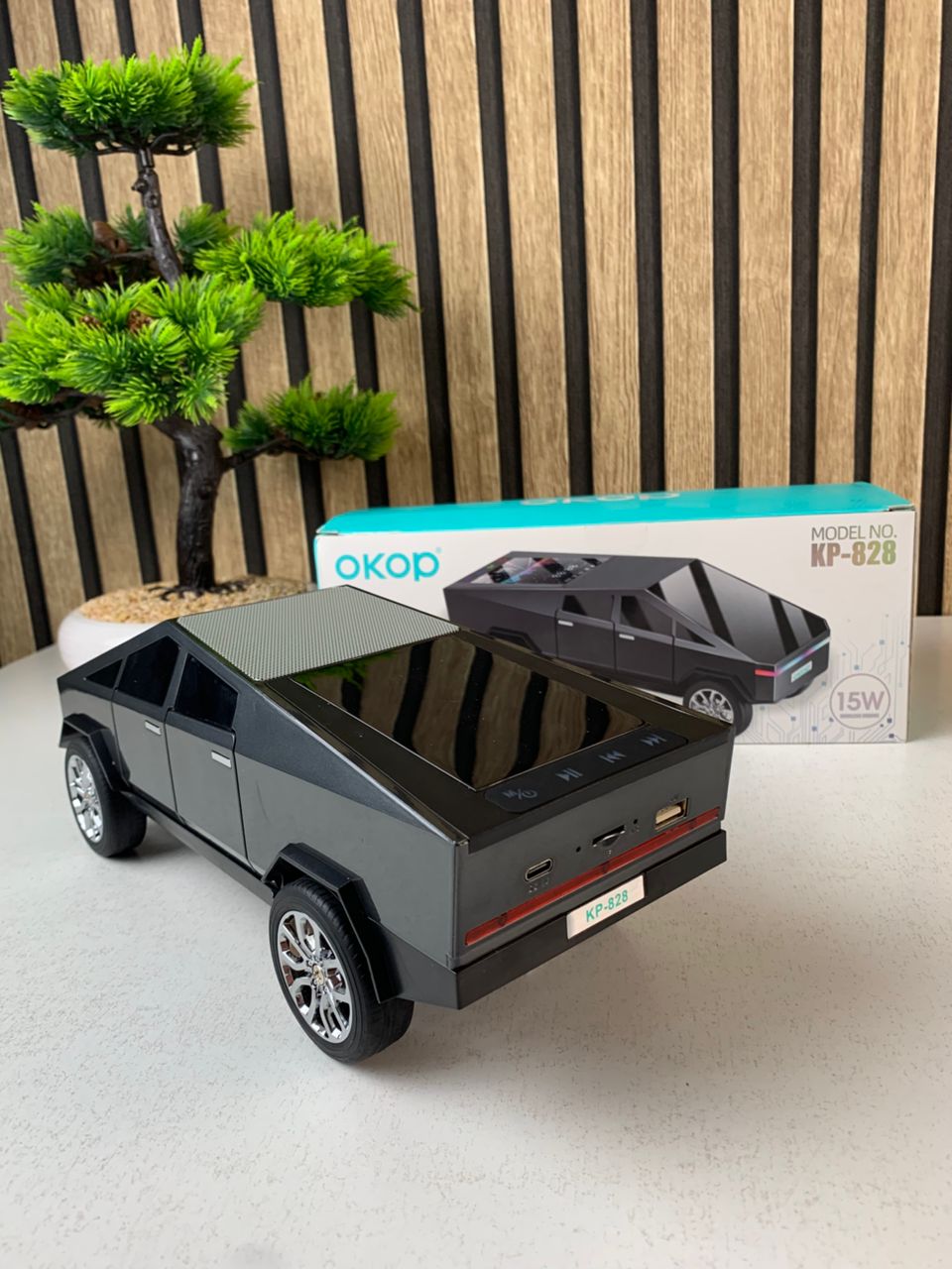 Haut parleur portable Bluetooth en forme de voiture pick-up avec écran et lumière LED festive